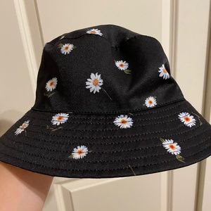 Alice + Olivia reversible bucket hat